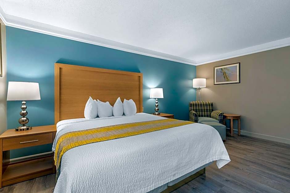 Best Western Plus Executive Court Inn & Conference Center