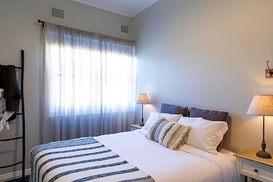 Robertson Public House and Kitchen