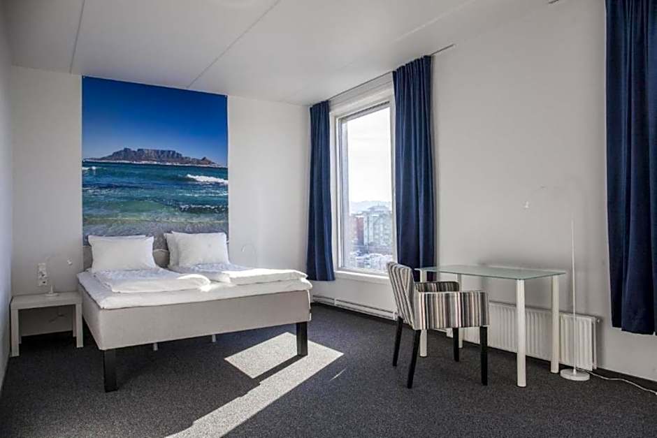 Photo 1 of 6 of Triple Room