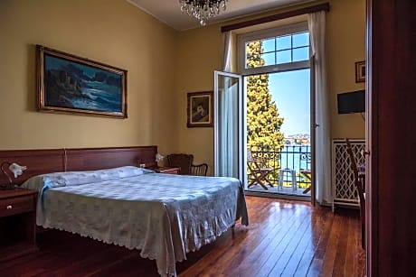 Superior Two-Bedroom Suite with Balcony and Lake View