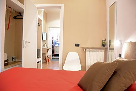 One-Bedroom Suite with Private Bathroom