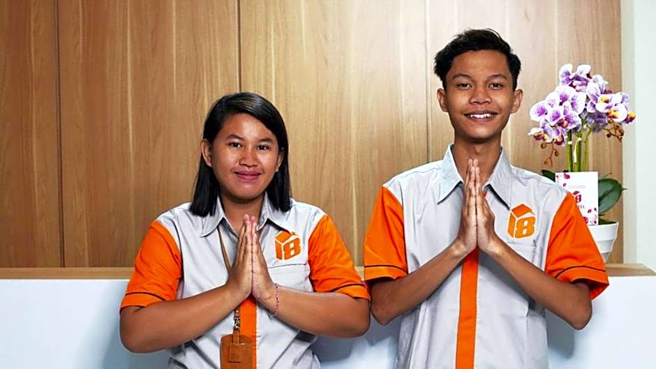 Hostel 18 Pasangan Butuh Surat Nikah