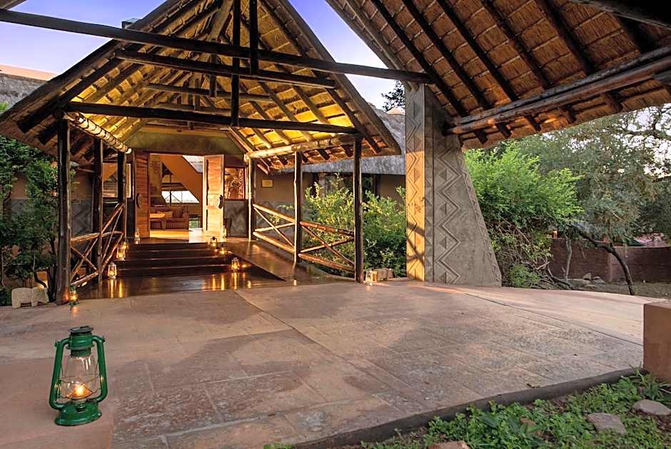 Lukimbi Safari Lodge