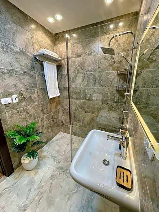 3BR luxury apt near AUC newCairo