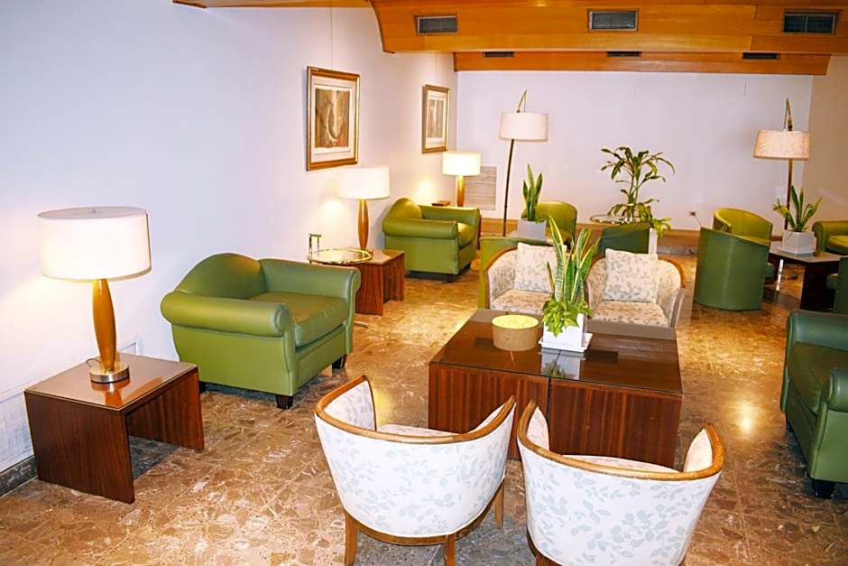 Hotel Solans Carlton