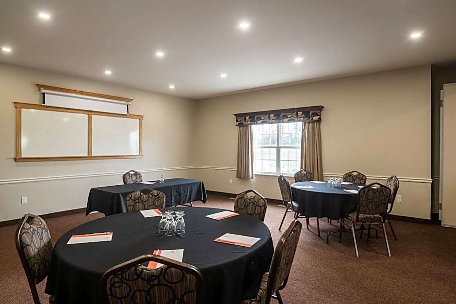 Amsterdam Inn & Suites, an Ascend Collection Hotel