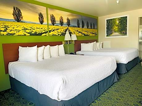 Deluxe King Room - Non-Smoking