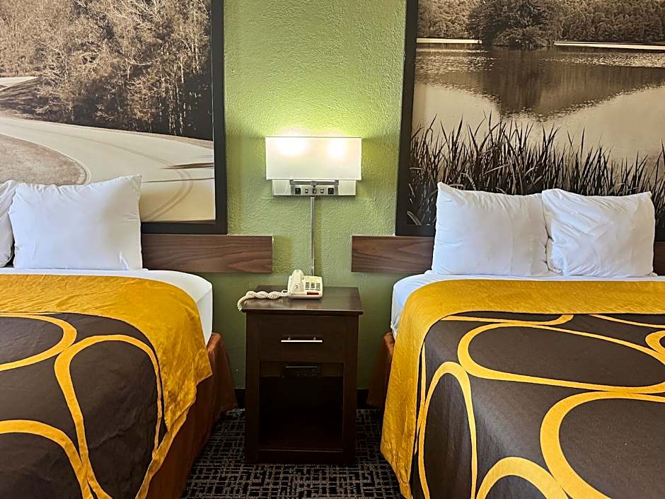 Super 8 By Wyndham Madison - Ridgeland Area