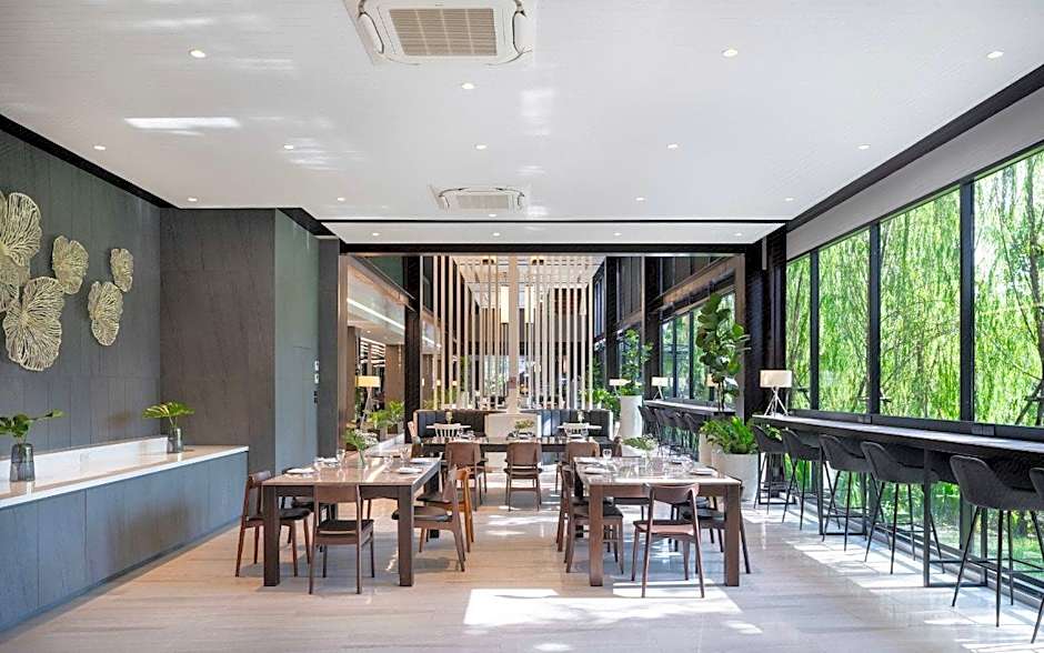 TK Palace Hotel and Convention