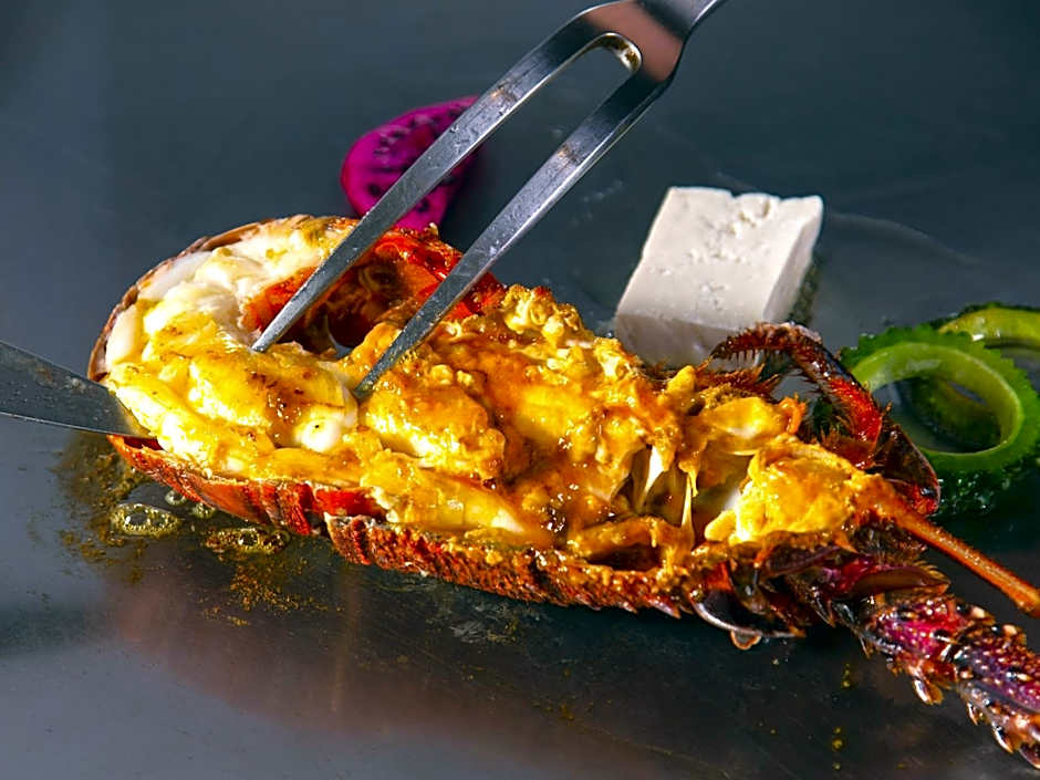 Hotel Shigira Mirage Beach Front