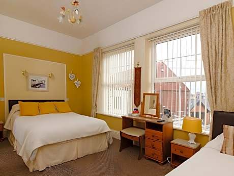 Family Room-Triple room-Superior-Ensuite with Shower