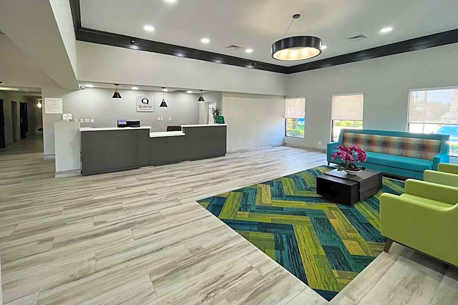 Quality Inn & Suites at Airport Blvd I-65