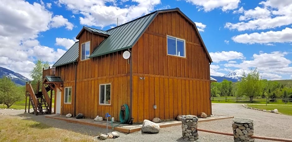 Montana Yellowstone River Retreat