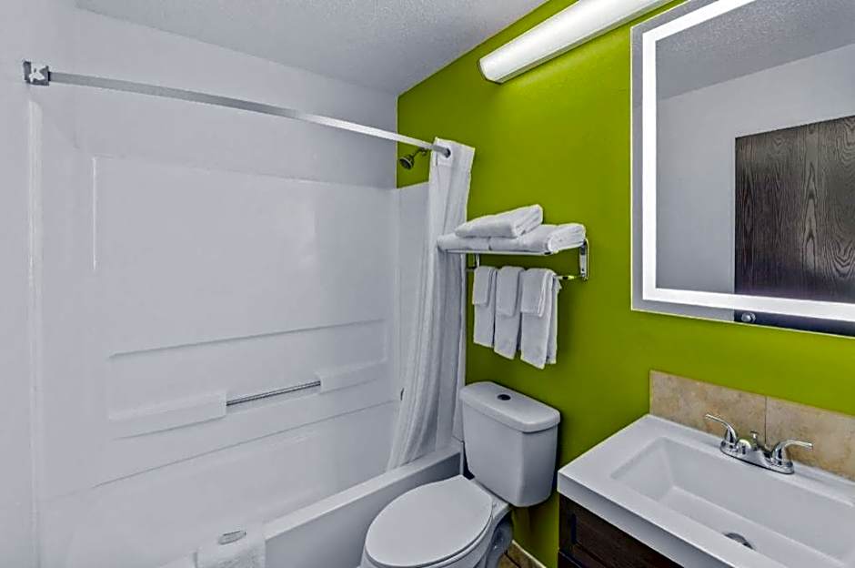 Super 8 by Wyndham Franklin