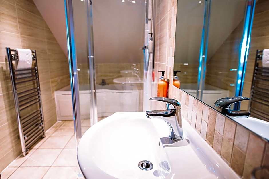 The Commercial Hotel