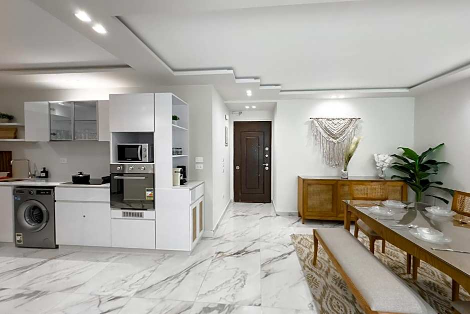 The 2BDR Radiant Residence 5 min to Airport