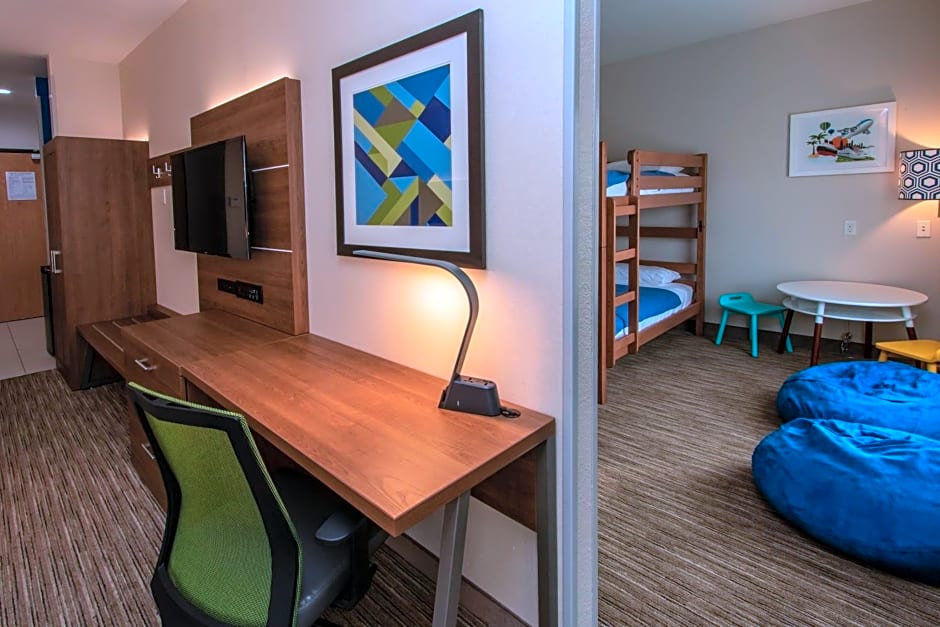 Holiday Inn Express Hotel & Suites Roseville - Galleria Area By IHG