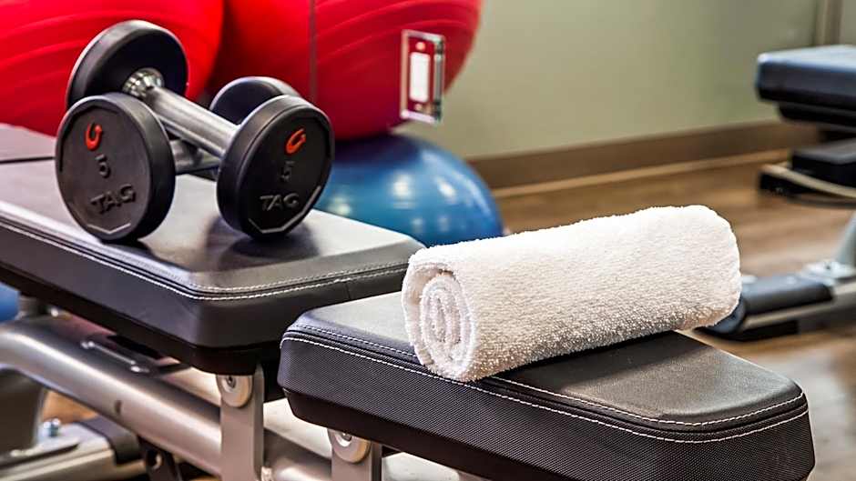 Holiday Inn Express & Suites Detroit - Farmington Hills By IHG
