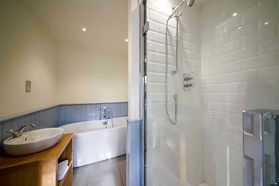 The Hare and Hounds, Levens