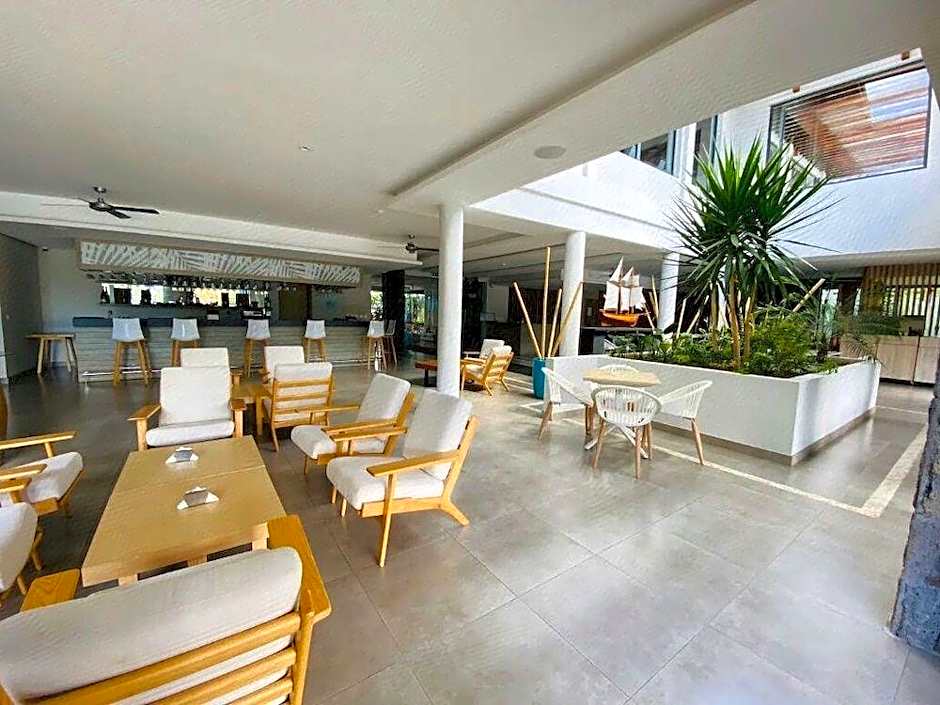 Choisy Les Bains Apartments with Lagoon Pool by LOV Mauritius