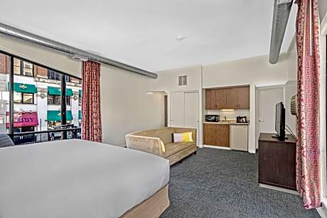 King Suite with Sofa Bed - Non-Smoking