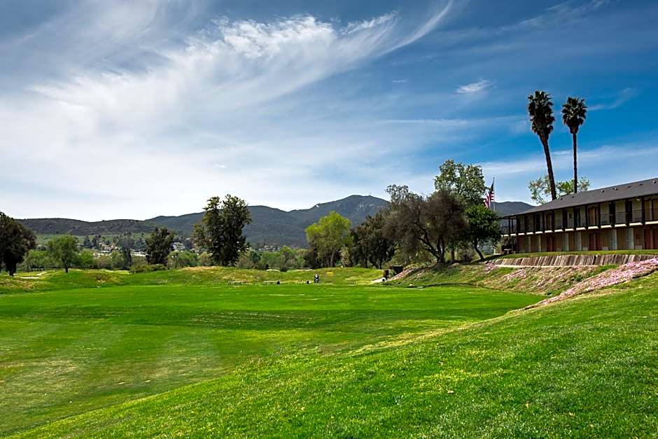 Carlton Oaks Lodge, an Ascend Collection Hotel