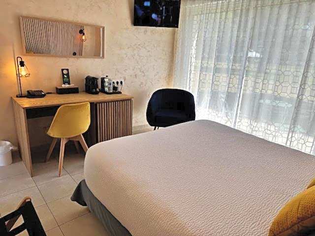 Logis Hostellerie Le Chatel Nangis