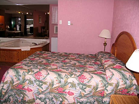 Queen Room with Whirlpool