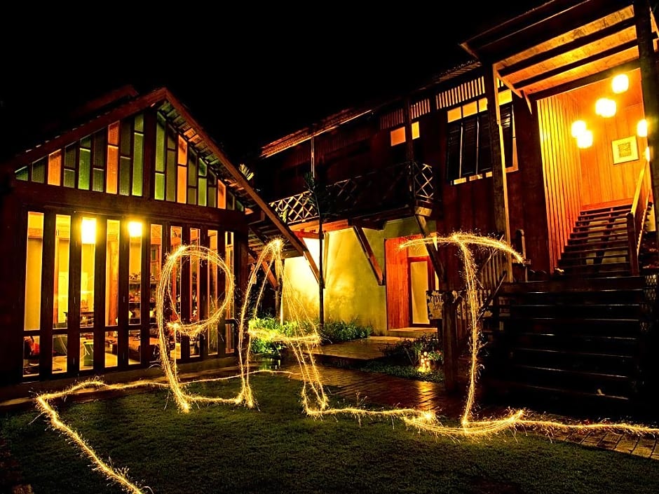 Hotel Des Artists Rose Of Pai