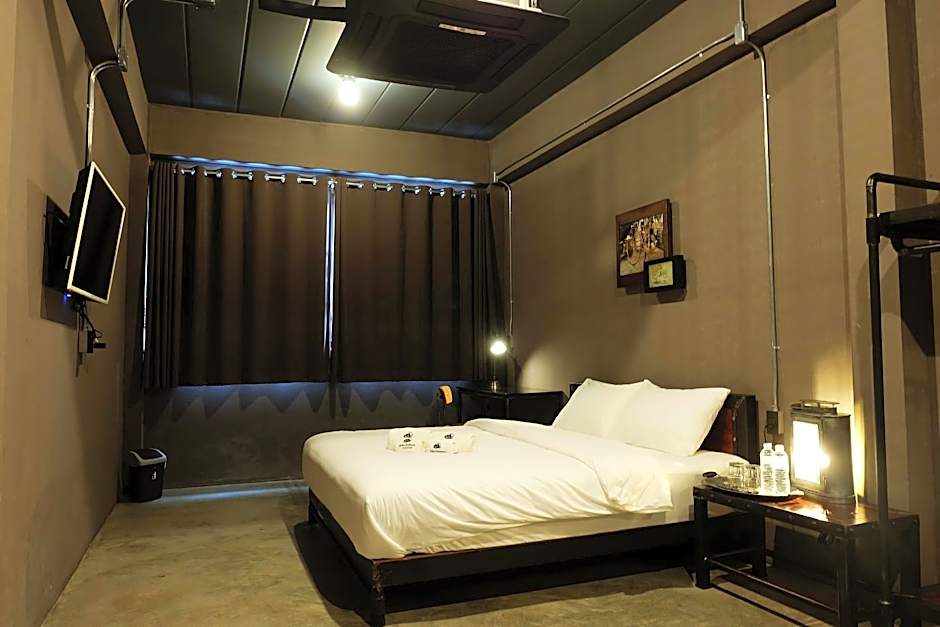 Rider Bedroom Hostel & Cafe