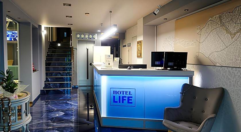 City Life Port Hotel 