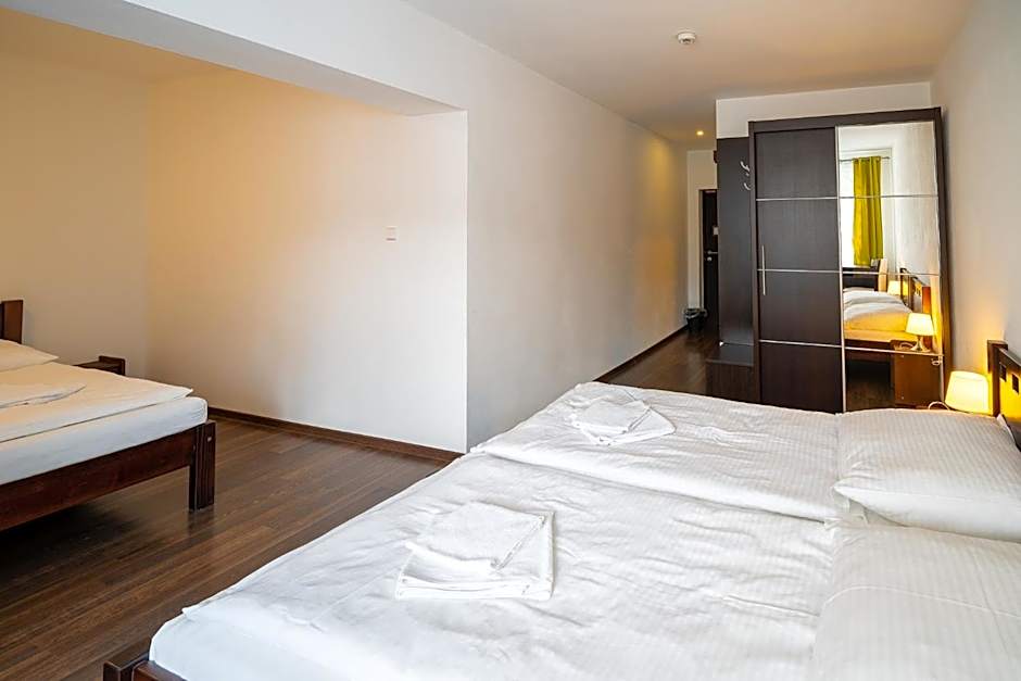 Leone Penzion&Restaurant