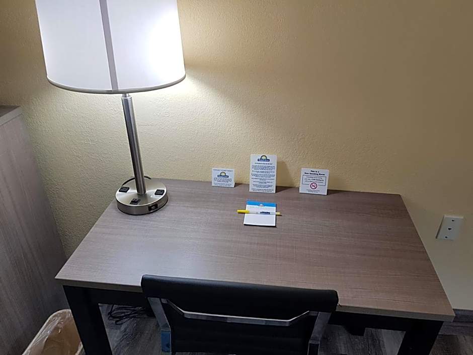 Days Inn by Wyndham Cleveland TN