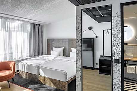 Penta Standard King Room