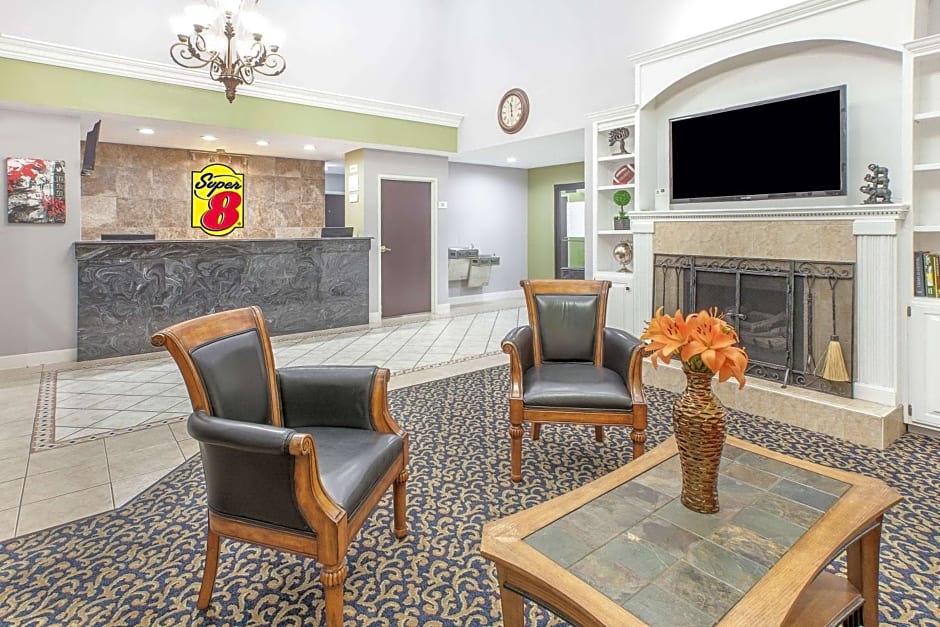 Super 8 by Wyndham Lowell/Bentonville/Rogers Area