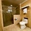 Best Western Plus Airport Plaza