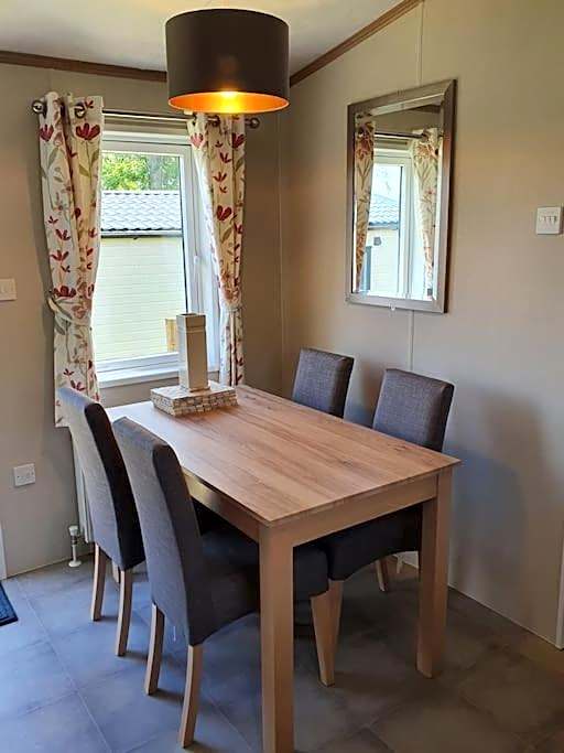 Beautiful Borders Cabin