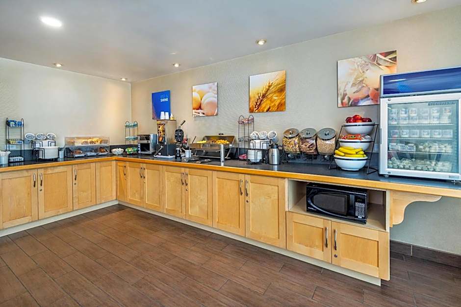 Comfort Inn Kingston - Highway 401
