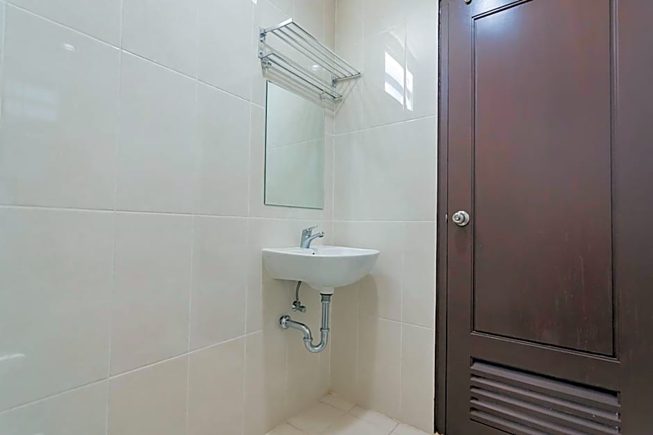 RedDoorz Syariah Plus near Tanjungpura University 2 Pontianak