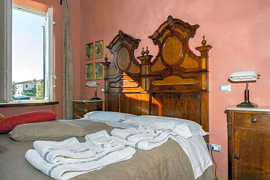 Al Porto Di Lucca B&B