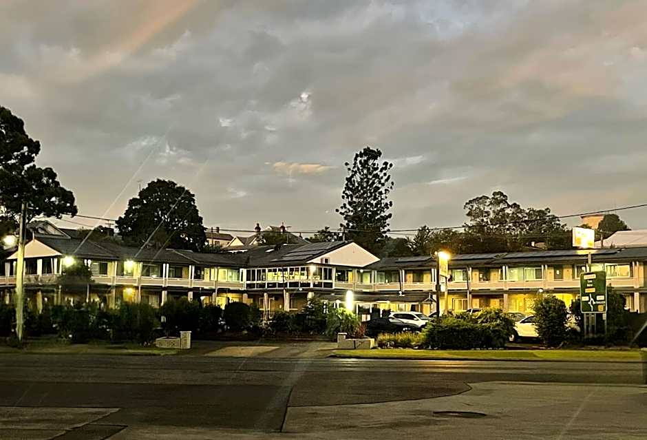 Bucketts Way Motel and Restaurant