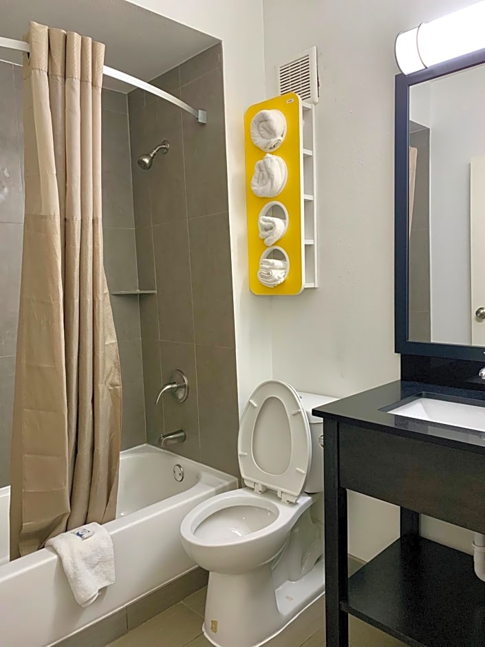 Motel 6 Lewisville, TX - Medical City