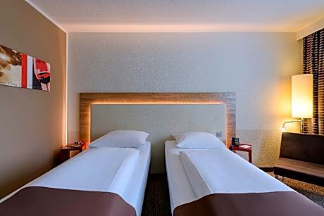 Standard Room with 2 Single Beds