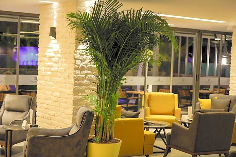 Laren Sea Side Hotel Spa