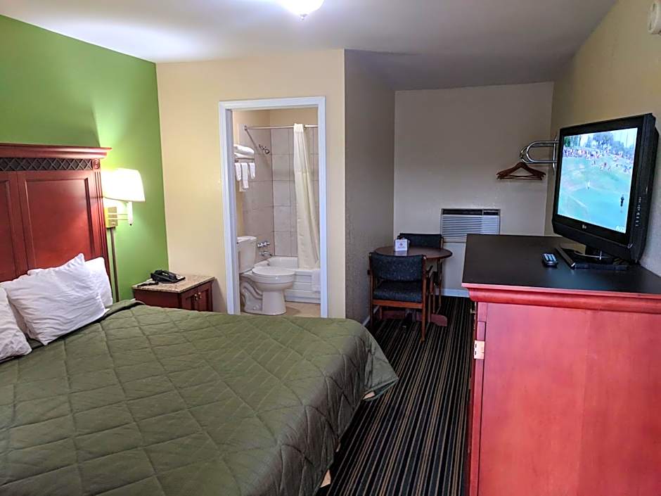 Zdjęcie 1 z 7 — 1 King Bed Suite
