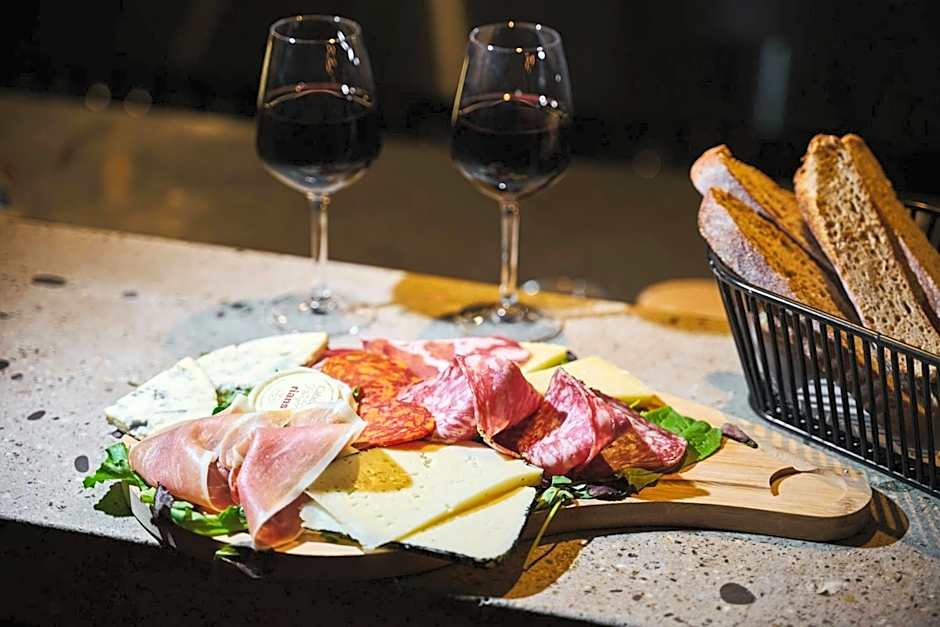 Moxy by Marriott Paris Bastille