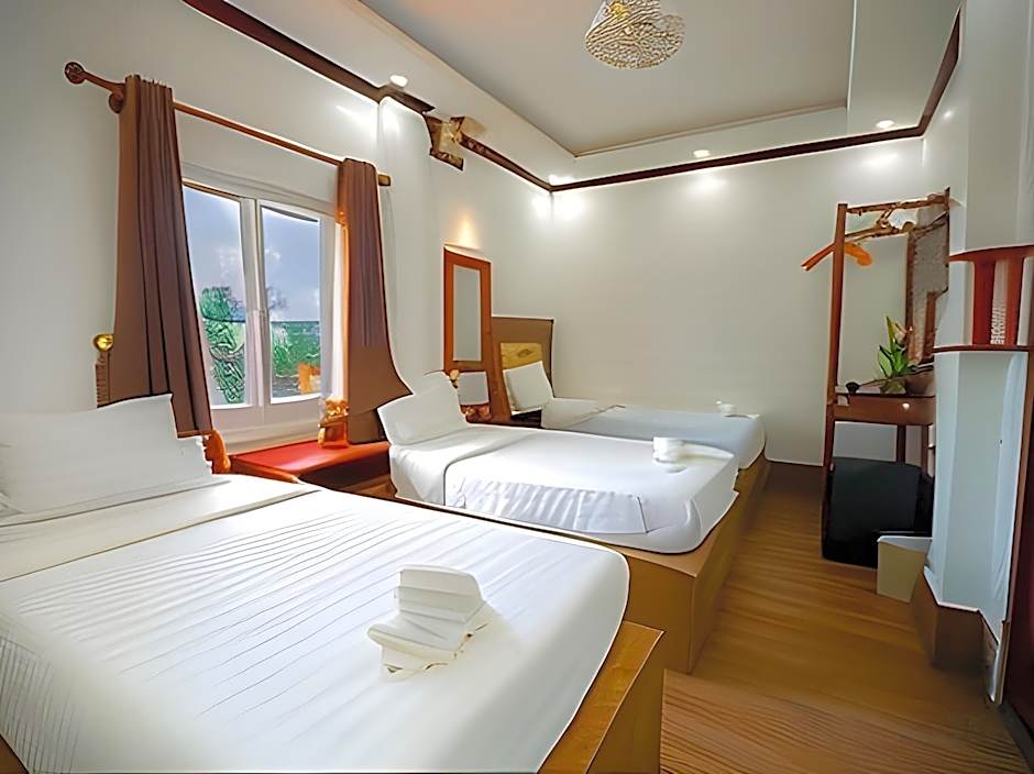 Ruby Riverside Hotel & Hostel