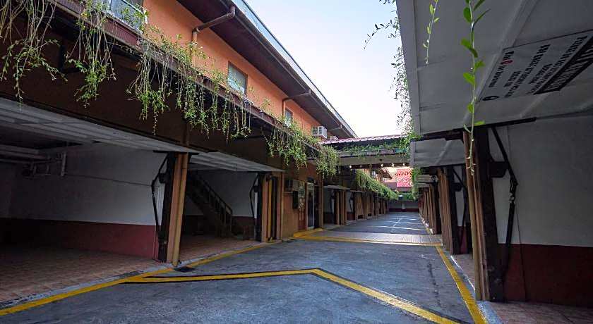 Victoria Court Las Pinas