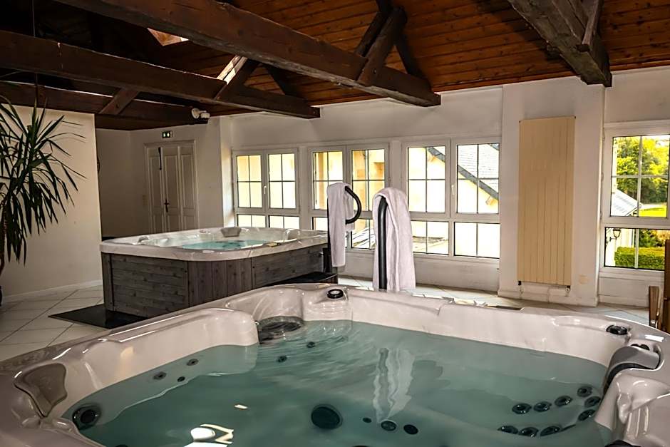 Grand Hôtel "Château de Sully" - Piscine & Spa -Teritoria