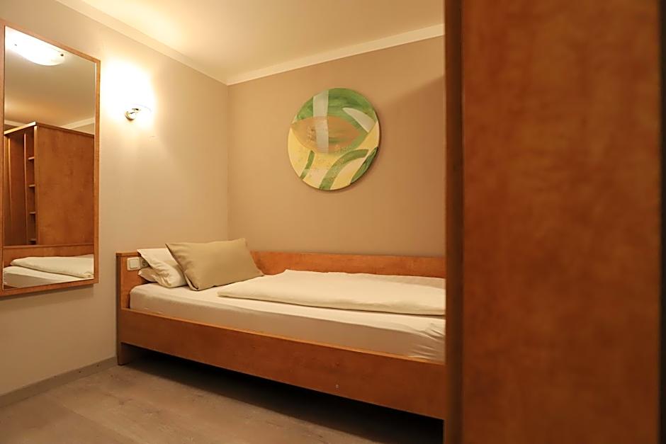 Hofgut Langenborn Wohnen auf Zeit möblierte Apartments Aschaffenburg Alzenau Frankfurt